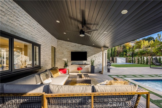 Detail Gallery Image 21 of 26 For 3677 Eddingham Ave, Calabasas,  CA 91302 - 6 Beds | 6/1 Baths