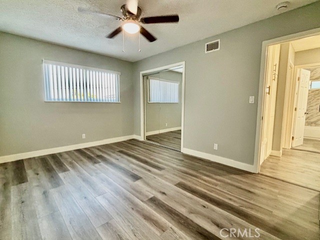 Detail Gallery Image 10 of 18 For 17092 Emerald #E,  Huntington Beach,  CA 92647 - 2 Beds | 1 Baths