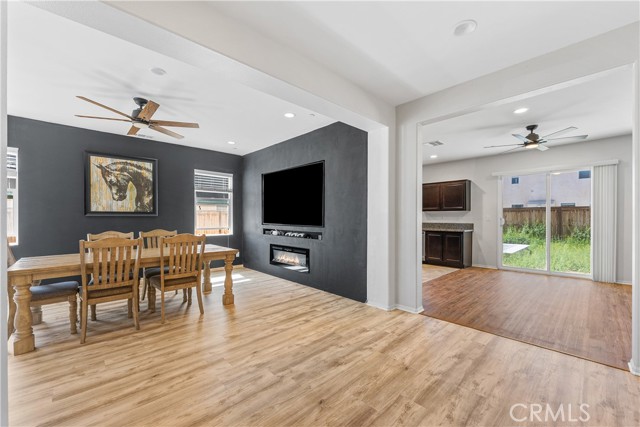 Detail Gallery Image 8 of 59 For 2517 San Madrid Way, Rosamond,  CA 93560 - 3 Beds | 2/1 Baths