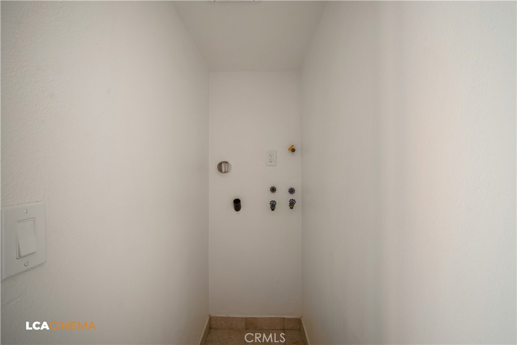 https://media.crmls.org/medias/6d3a3a4c-63ea-4a48-87cd-dfb465847221.jpg?preset=X-Large