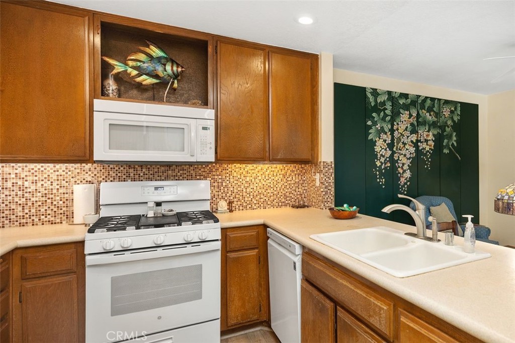 6d3b8c4f 6f19 4f63 Ad22 7c8071c5ae62