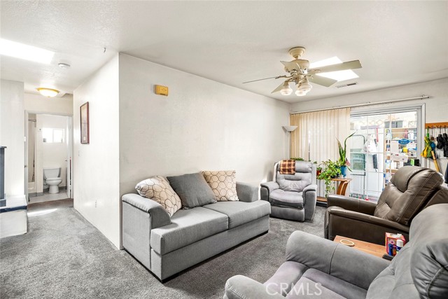 Detail Gallery Image 9 of 31 For 2243 N Nutmeg St, Escondido,  CA 92026 - 3 Beds | 2 Baths