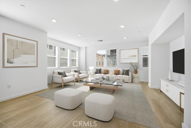 Detail Gallery Image 5 of 37 For 9318 via Azul, Pico Rivera,  CA 90660 - 4 Beds | 3/1 Baths