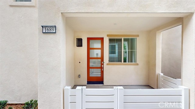 Detail Gallery Image 1 of 1 For 1689 W Intrepid Ln, San Pedro,  CA 90732 - 3 Beds | 2/2 Baths