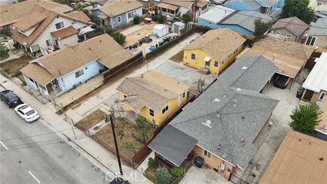 Detail Gallery Image 4 of 22 For 4339 E 1st, East Los Angeles,  CA 90022 - 3 Beds | 3 Baths