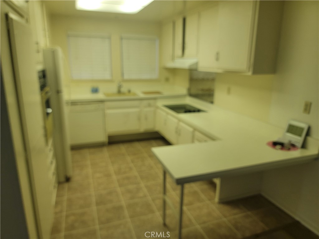 https://media.crmls.org/medias/6d403dcc-5d18-47b5-91f7-d4dd56d153d8.jpg?preset=X-Large