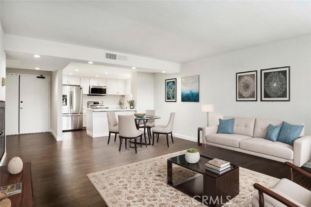 Detail Gallery Image 3 of 19 For 10535 Wilshire Bld #501,  Los Angeles,  CA 90024 - 2 Beds | 2 Baths