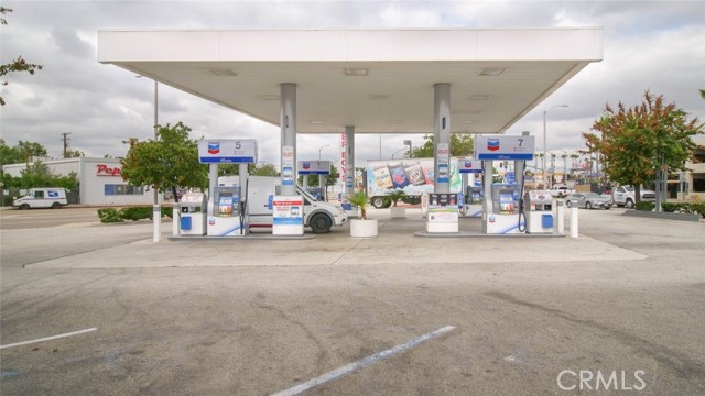 250 Atlantic Boulevard, East Los Angeles CA: https://media.crmls.org/medias/6d41ebef-4fe1-41c3-a6a6-286938c127d3.jpg