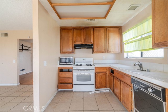 Detail Gallery Image 12 of 31 For 36620 Ramona Rd, Palmdale,  CA 93550 - 3 Beds | 2 Baths