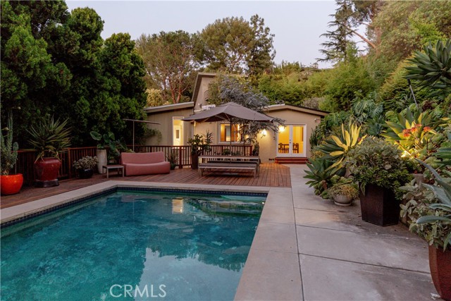Detail Gallery Image 26 of 54 For 2412 Canyon Oak Dr, Los Angeles,  CA 90068 - 3 Beds | 2 Baths