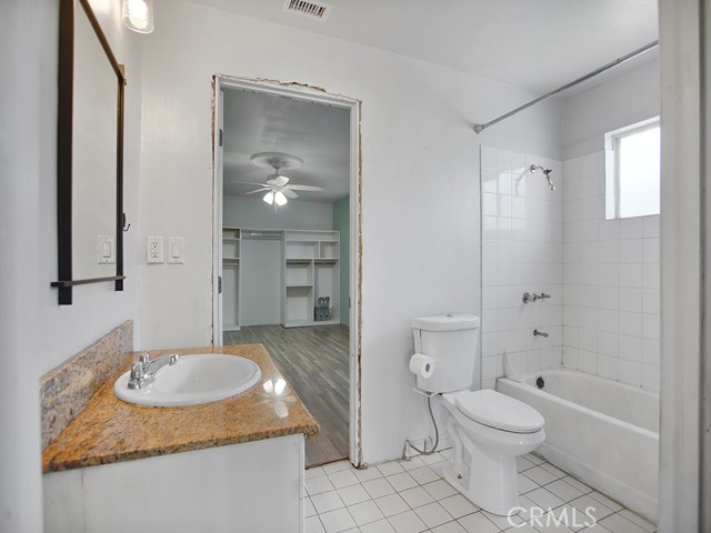 Detail Gallery Image 6 of 28 For 17390 Holly Dr, Fontana,  CA 92335 - 4 Beds | 2 Baths