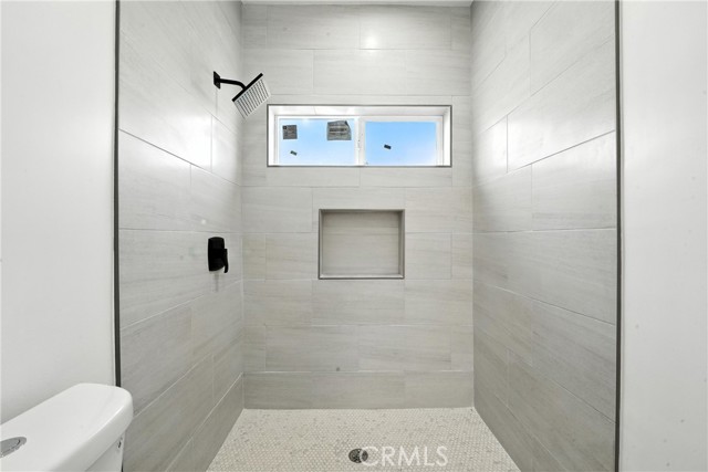 3031 3033 Vineyard Avenue, Los Angeles CA: https://media.crmls.org/medias/6d43f575-d9cc-4451-af06-f36e587c6b52.jpg