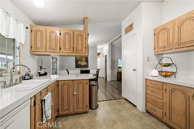 Detail Gallery Image 24 of 42 For 1855 E Riverside Dr #348,  Ontario,  CA 91761 - 3 Beds | 2 Baths