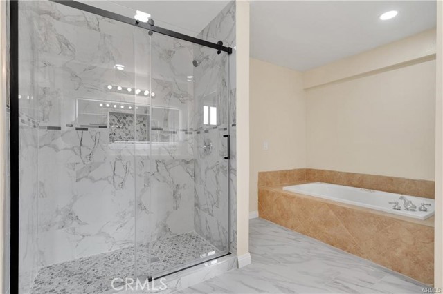 Detail Gallery Image 5 of 5 For 12802 Rain Shadow Rd, Victorville,  CA 92395 - 4 Beds | 3 Baths