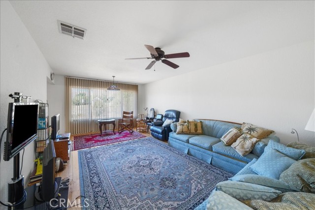 31919 FLORIDA Avenue, Mentone CA: https://media.crmls.org/medias/6d45ab34-f42e-4468-84ef-8406f7732ea5.jpg