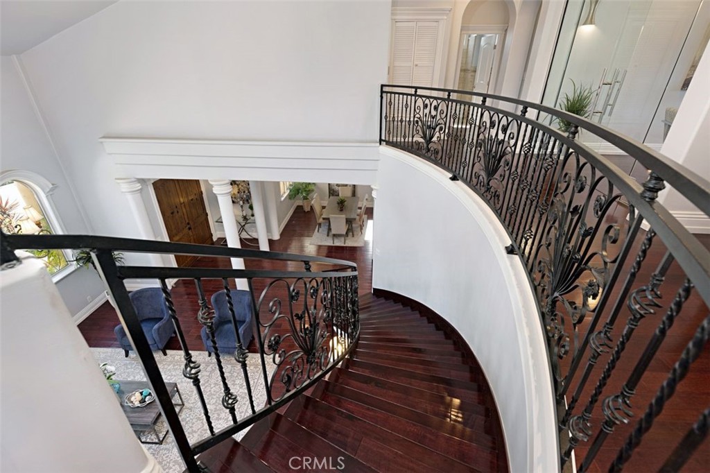 https://media.crmls.org/medias/6d462390-7bb0-422b-a415-834040db56e8.jpg?preset=X-Large
