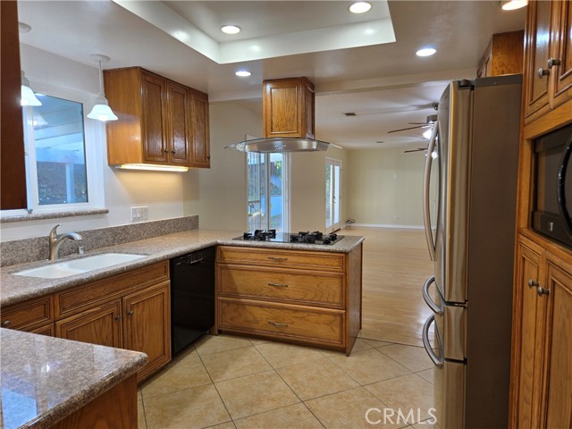 Detail Gallery Image 12 of 57 For 2066 Carlton Pl, Riverside,  CA 92507 - 4 Beds | 2/1 Baths