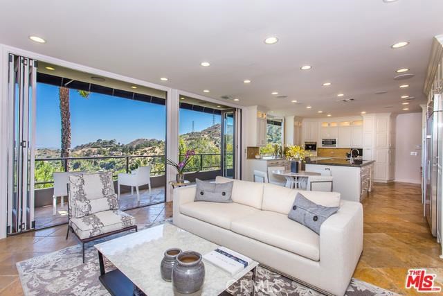 Detail Gallery Image 12 of 75 For 7218 Mulholland Dr, Los Angeles,  CA 90068 - 6 Beds | 9/1 Baths