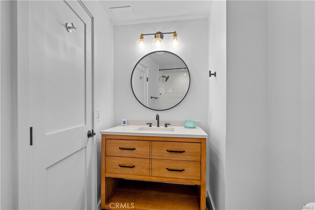 https://media.crmls.org/medias/6d474344-db03-450f-a63d-7de66824c3ed.jpg?preset=X-Large