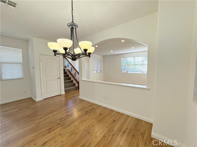 Detail Gallery Image 4 of 22 For 877 Havasu St, Corona,  CA 92880 - 4 Beds | 2/1 Baths