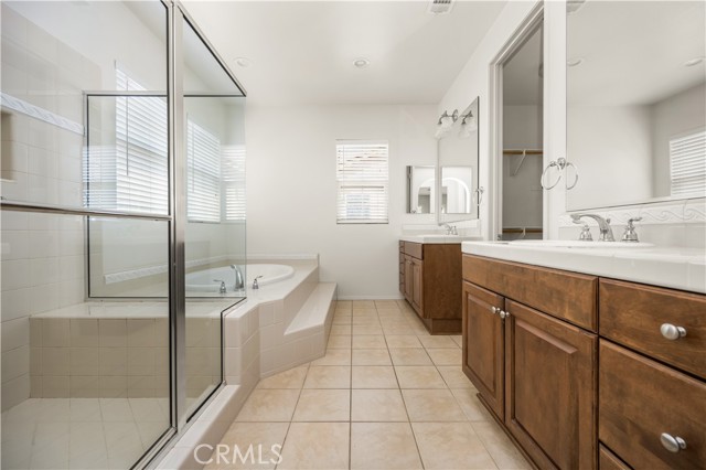 Detail Gallery Image 12 of 31 For 19946 Giovanni Ct, Yorba Linda,  CA 92886 - 3 Beds | 2/1 Baths