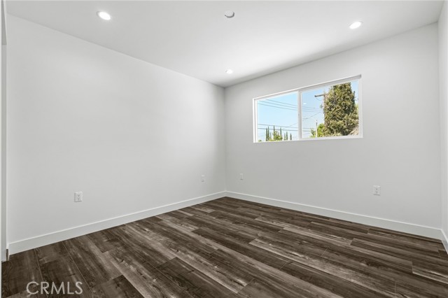 11062 Oneida Avenue, San Fernando CA: https://media.crmls.org/medias/6d47a44a-9680-4a05-a360-08bd099a4f3f.jpg