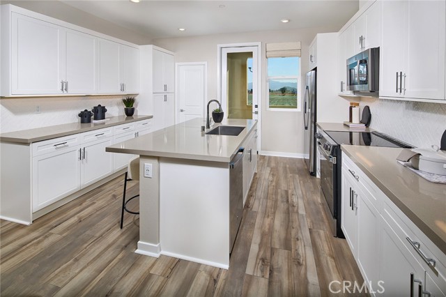 Detail Gallery Image 8 of 26 For 5921 Gramercy Way, Corona,  CA 92880 - 2 Beds | 2/1 Baths