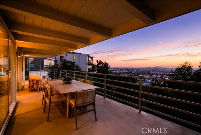 Detail Gallery Image 7 of 33 For 8448 Franklin, Los Angeles,  CA 90069 - 4 Beds | 3/1 Baths