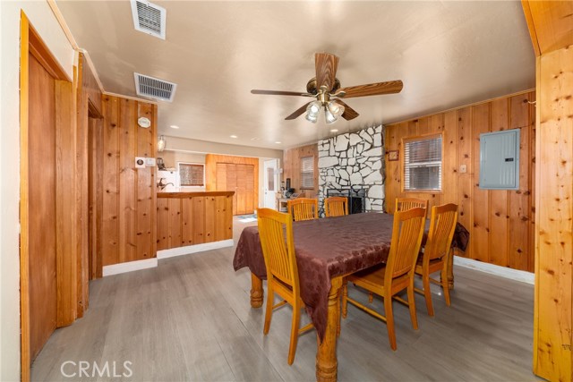 Detail Gallery Image 12 of 22 For 745 Sunset Ln, Sugarloaf,  CA 92386 - 4 Beds | 2 Baths