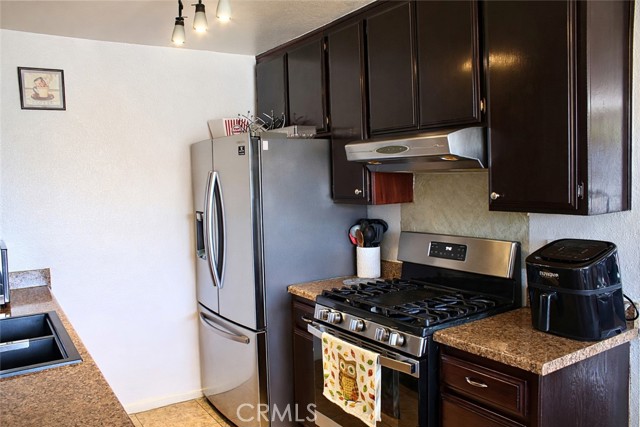 Detail Gallery Image 5 of 18 For 10908 Aztec Ln, Adelanto,  CA 92301 - 3 Beds | 2 Baths