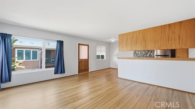 Detail Gallery Image 4 of 20 For 1020 E 2nd St #10,  Long Beach,  CA 90802 - 1 Beds | 1 Baths