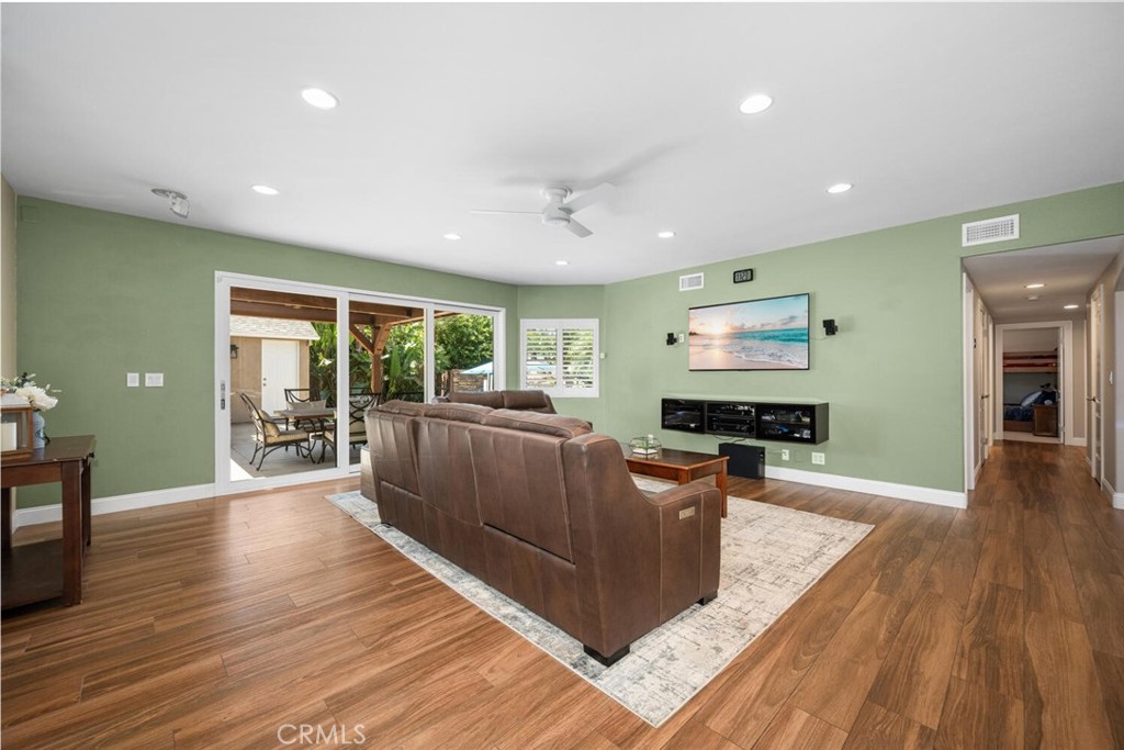 6d48eccf 59ca 4657 Af8d C08301682700