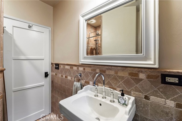 Detail Gallery Image 12 of 49 For 352 Maple Dr, Lake Arrowhead,  CA 92352 - 4 Beds | 2 Baths