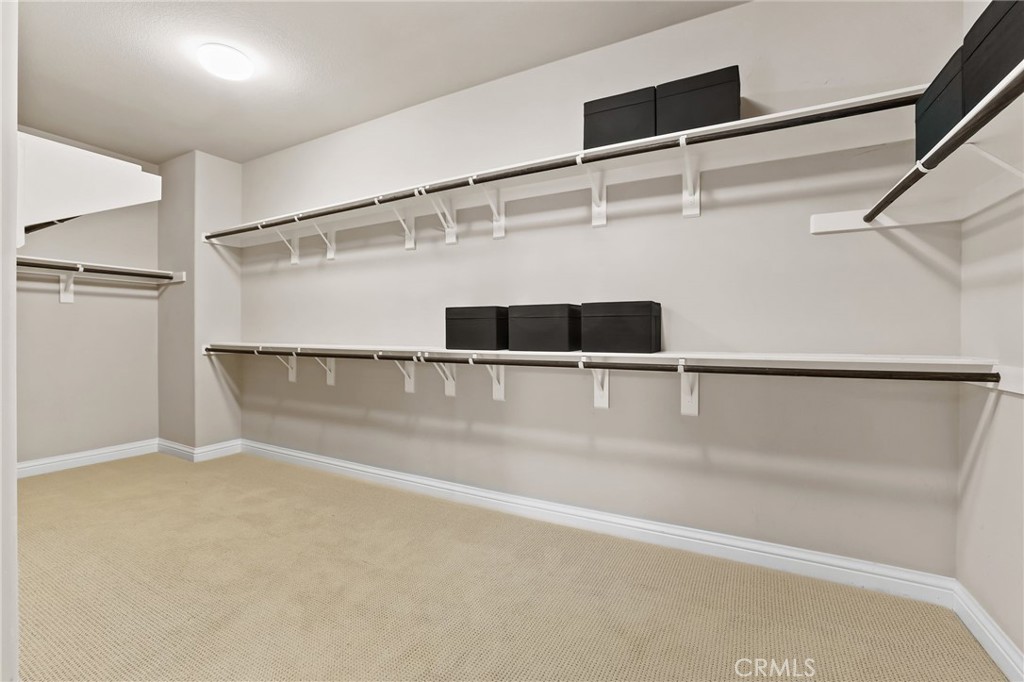 https://media.crmls.org/medias/6d4a210a-6e19-4aec-a0c7-9e5659a3e572.jpg?preset=X-Large