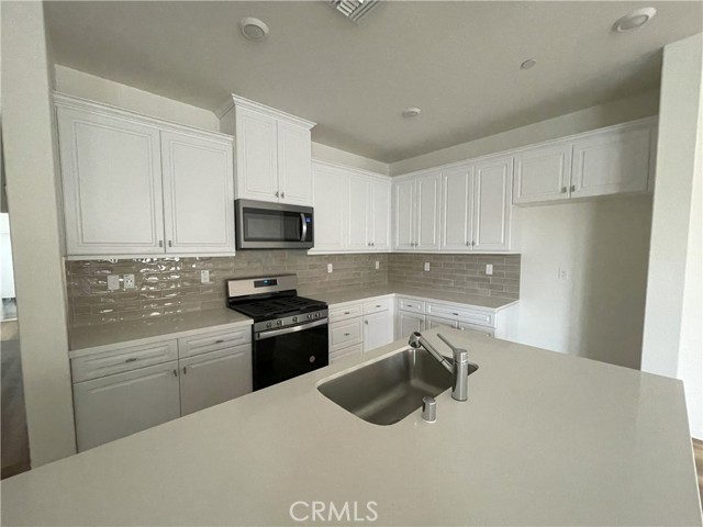 3908 E Coronado Privado Street, Ontario CA: https://media.crmls.org/medias/6d4abfd2-b29a-4e28-8577-991e30cce530.jpg