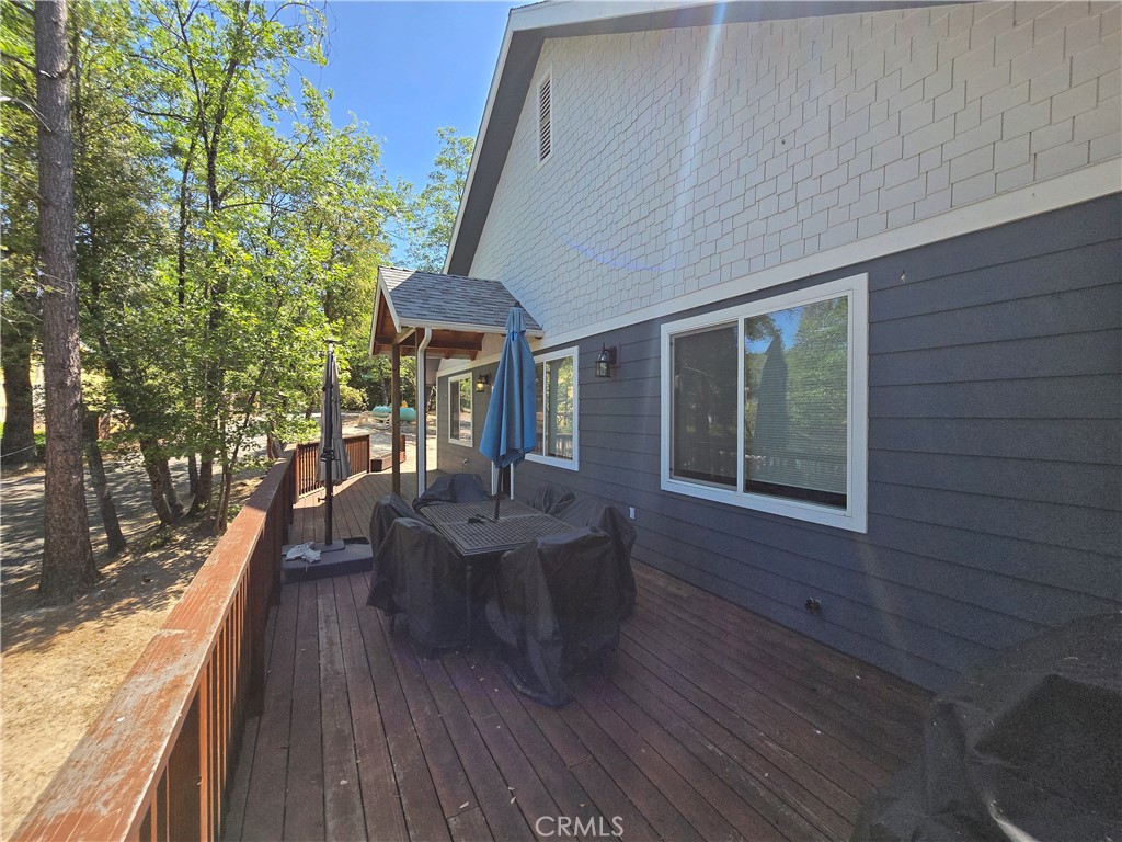 https://media.crmls.org/medias/6d4b182d-7b33-4cda-8263-b02b6ac5f3a5.jpg?preset=X-Large