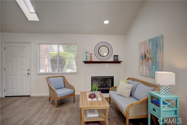 Detail Gallery Image 3 of 16 For 2600 Brookside Dr #11,  Bakersfield,  CA 93311 - 2 Beds | 2 Baths