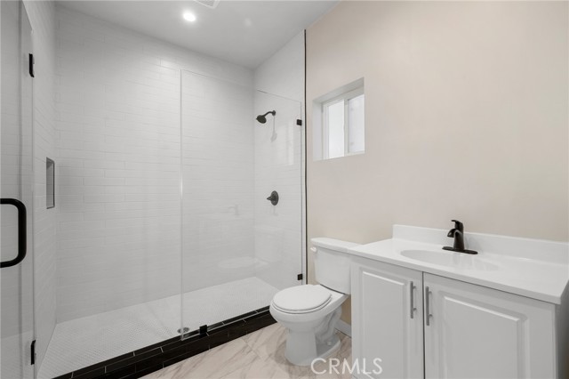 908 East Maple, C photo 10
