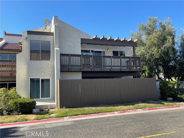 Detail Gallery Image 2 of 36 For 951 S Citron St #5,  Anaheim,  CA 92805 - 2 Beds | 2 Baths