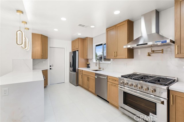 Detail Gallery Image 8 of 43 For 22703 Elm, Torrance,  CA 90505 - 4 Beds | 2 Baths