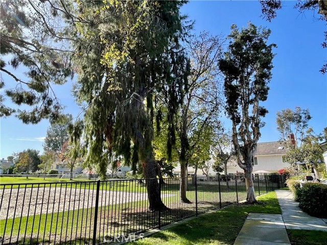 Detail Gallery Image 20 of 23 For 27 Briarglen #10, Irvine,  CA 92614 - 2 Beds | 2 Baths