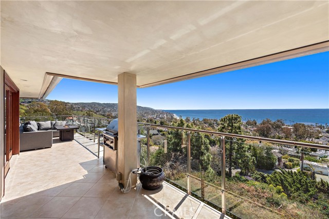 Detail Gallery Image 17 of 39 For 612 Allview Pl, Laguna Beach,  CA 92651 - 3 Beds | 3/1 Baths