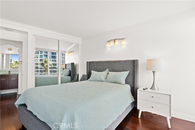 700 E Ocean Boulevard, Long Beach CA: https://media.crmls.org/medias/6d517854-deb6-4a2d-8d33-f8fc1d5ad767.jpg