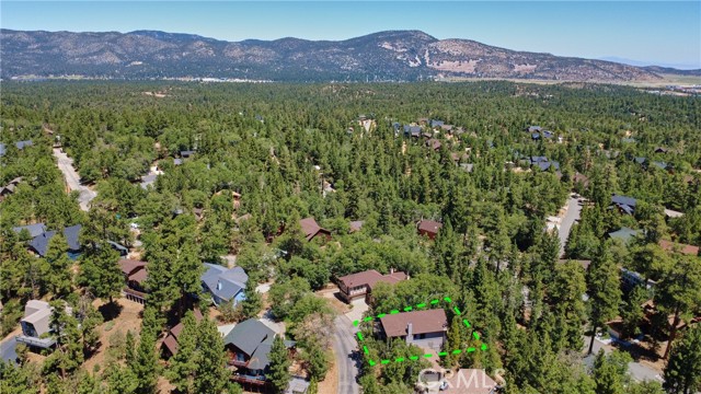 1690 Wolf Road, Big Bear Lake CA: https://media.crmls.org/medias/6d51a2b1-fcc5-411c-8a02-c87b9f9c6f8d.jpg