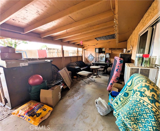 14136 Osage Road, Apple Valley CA: https://media.crmls.org/medias/6d52308f-79d5-46ee-9516-982d22f71581.jpg