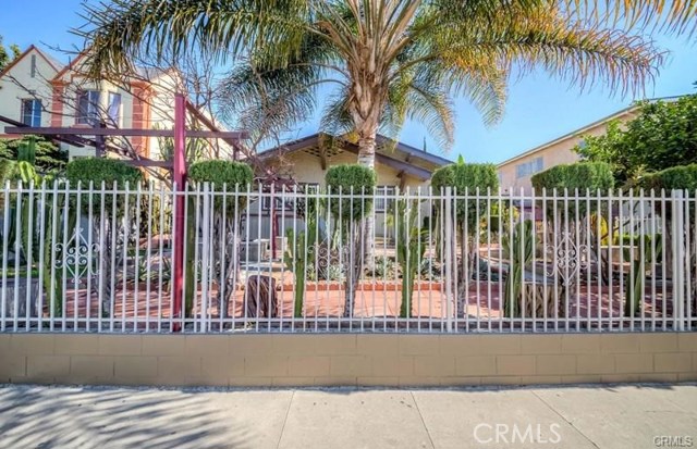 Image 2 for 810 Gramercy Dr, Los Angeles, CA 90005
