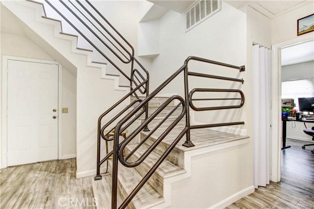 Detail Gallery Image 15 of 37 For 14349 Tiara St, Sherman Oaks,  CA 91401 - 6 Beds | 4/1 Baths