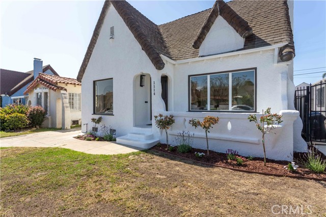 Detail Gallery Image 1 of 43 For 1116 W 80th St, Los Angeles,  CA 90044 - 3 Beds | 2 Baths