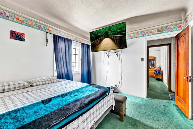 2184 Cedar Avenue, Long Beach CA: https://media.crmls.org/medias/6d53a0da-f490-40f9-8922-fdf96d1fd145.jpg