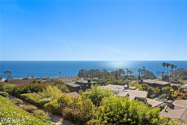 Detail Gallery Image 22 of 40 For 21692 Ocean Vista Dr #C,  Laguna Beach,  CA 92651 - 2 Beds | 1 Baths